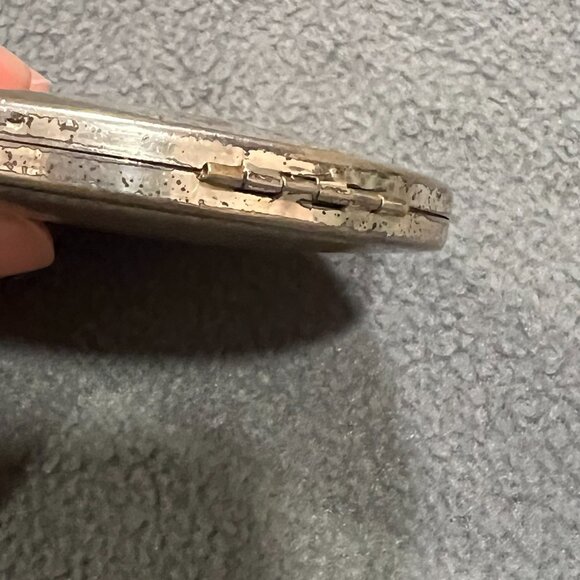 Collectible Vintage Elgin American Compact - Two-Tone Gold Silver Art Deco Style - Picture 7 of 9